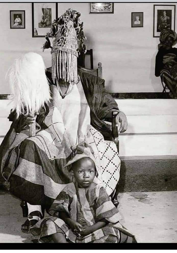 Alaafin Adeniran Adeyemi II and his son late Oba Adeyemi III, the Alaafin of Oyo {1970-2022}